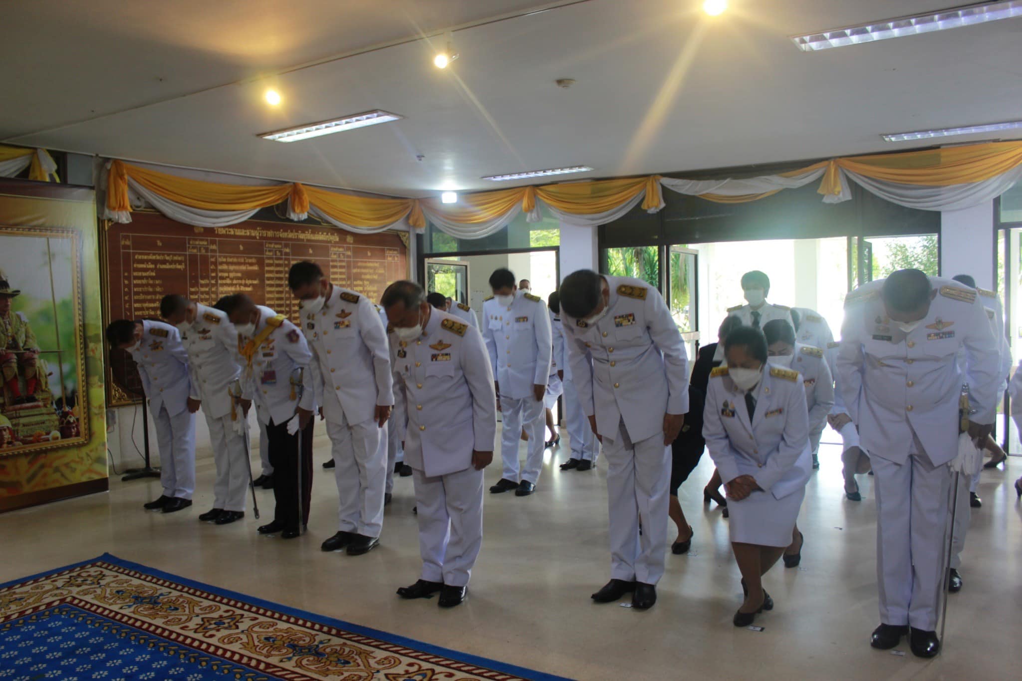 ??”พช.ปราจีนบุรี ร่วมพิธีลงนามถวายพระพรชัยมงคลเนื่องใน “วันฉัตรมงคล””