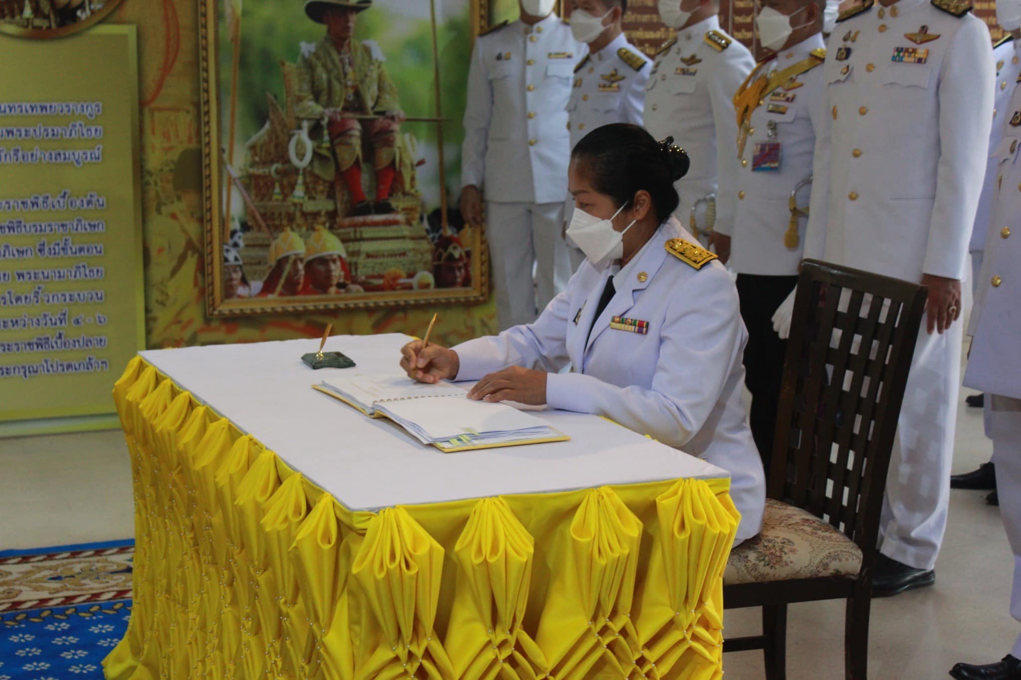 ??”พช.ปราจีนบุรี ร่วมพิธีลงนามถวายพระพรชัยมงคลเนื่องใน “วันฉัตรมงคล””