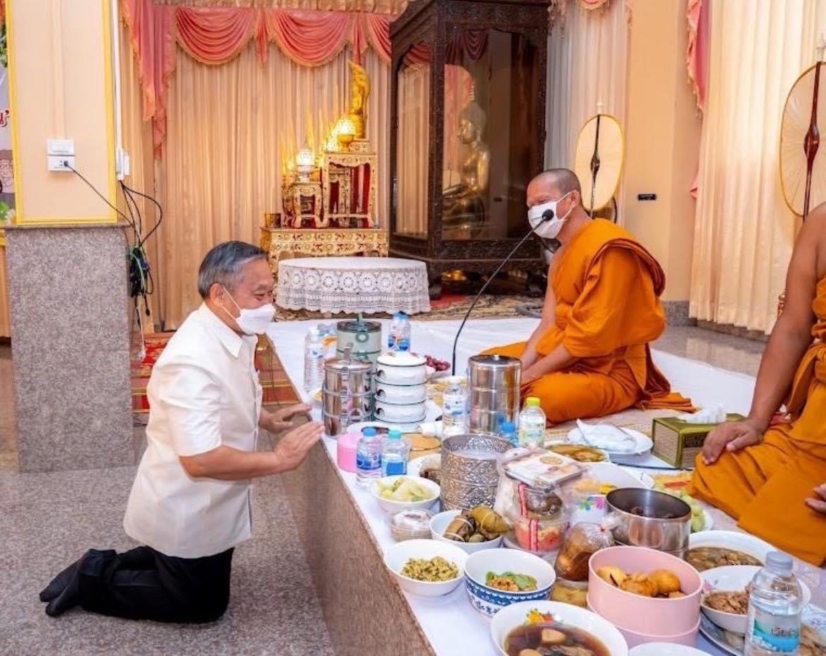 ✨✨”พช.ปราจีนบุรี ร่วมกิจกรรมเข้าวัดปฏิบัติธรรมวันธรรมสวนะ “ครอบครัวหิ้วตะกร้า ศรัทธาอิ่มบุญ อุดหนุนชุมชน””
