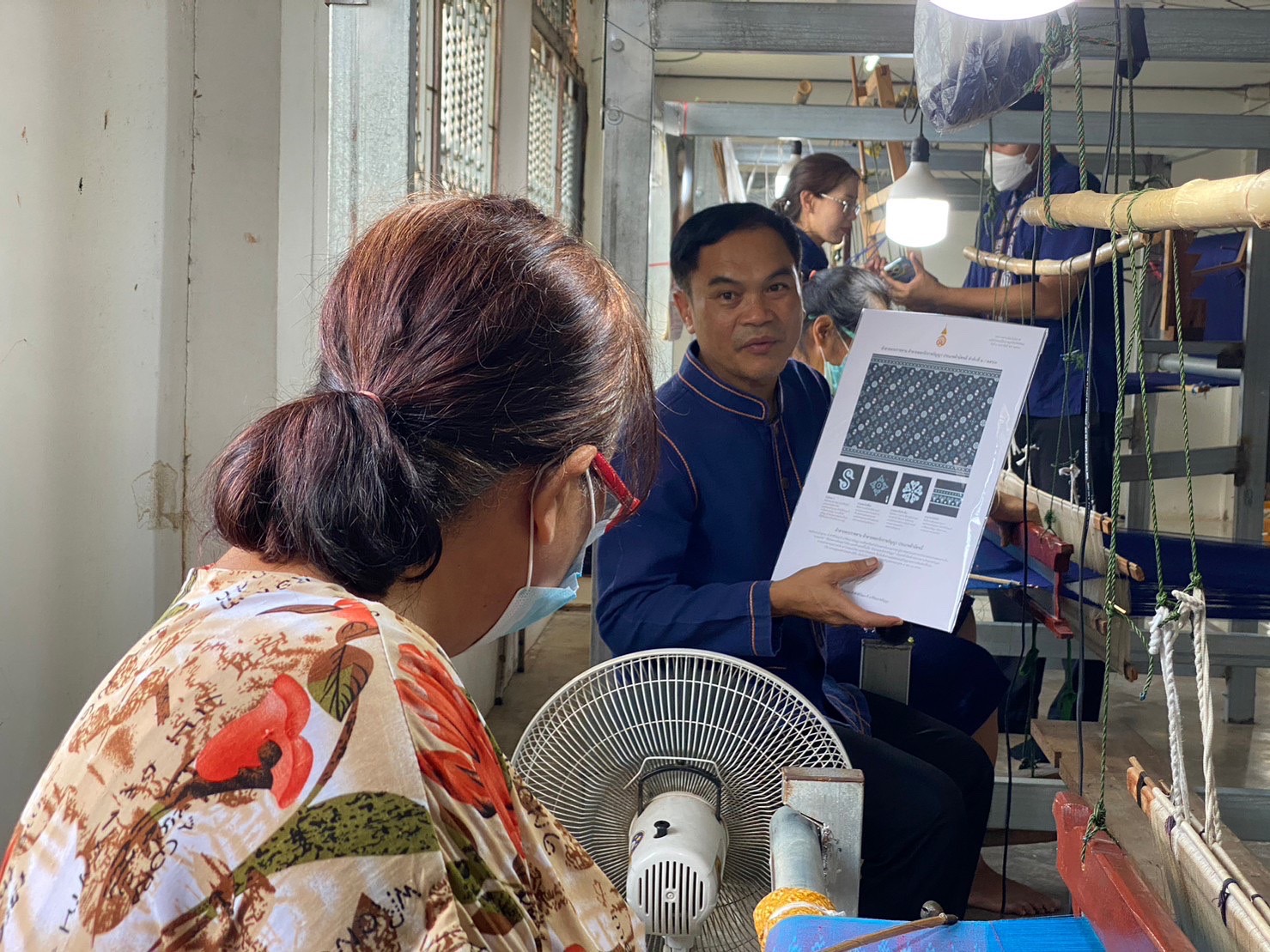 ✨✨”พช.ปราจีนบุรี ติดตามการดำเนินงานกลุ่มผู้ผลิต ผู้ประกอบการ OTOP ประเภทผ้าและงานหัตถกรรม”