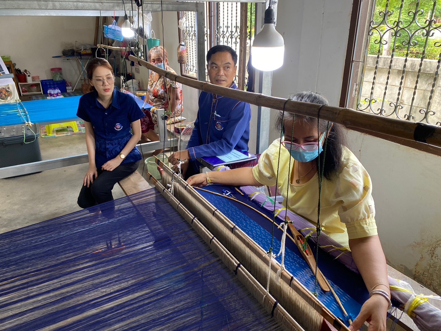 ✨✨”พช.ปราจีนบุรี ติดตามการดำเนินงานกลุ่มผู้ผลิต ผู้ประกอบการ OTOP ประเภทผ้าและงานหัตถกรรม”
