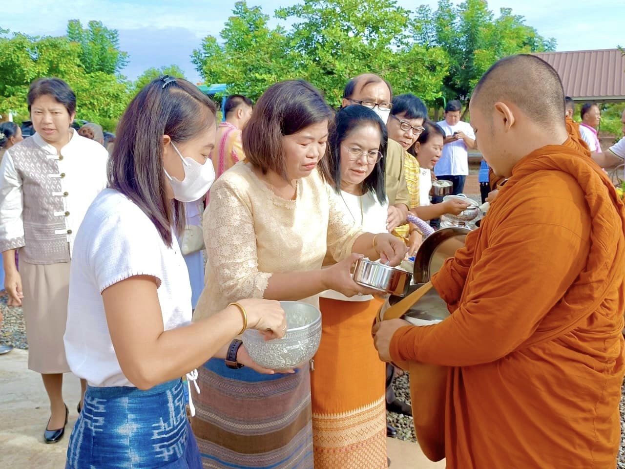 ✨✨”พช.ปราจีนบุรี ร่วมโครงการเข้าพรรษา ผู้ว่าฯ พาเข้าวัด หิ้วปิ่นโต แต่งผ้าไทย ประจำปี 2566”