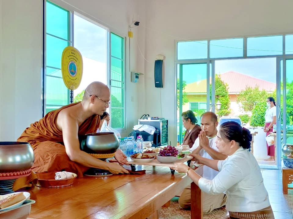 ✨✨”พช.ปราจีนบุรี ร่วมโครงการเข้าพรรษา ผู้ว่าฯ พาเข้าวัด หิ้วปิ่นโต แต่งผ้าไทย ประจำปี 2566”