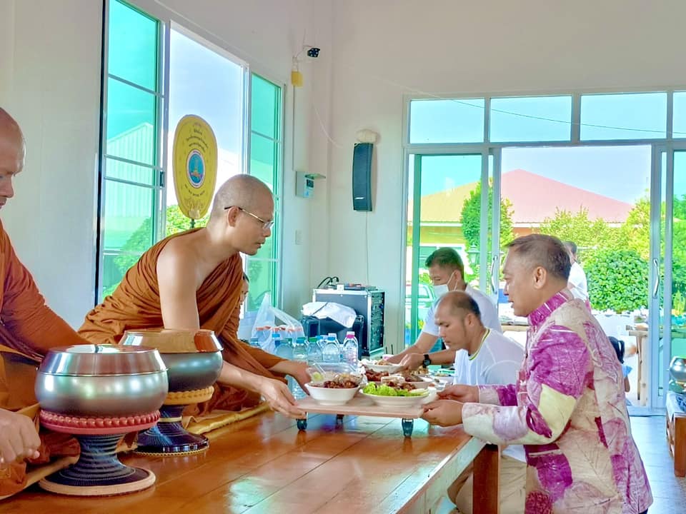 ✨✨”พช.ปราจีนบุรี ร่วมโครงการเข้าพรรษา ผู้ว่าฯ พาเข้าวัด หิ้วปิ่นโต แต่งผ้าไทย ประจำปี 2566”