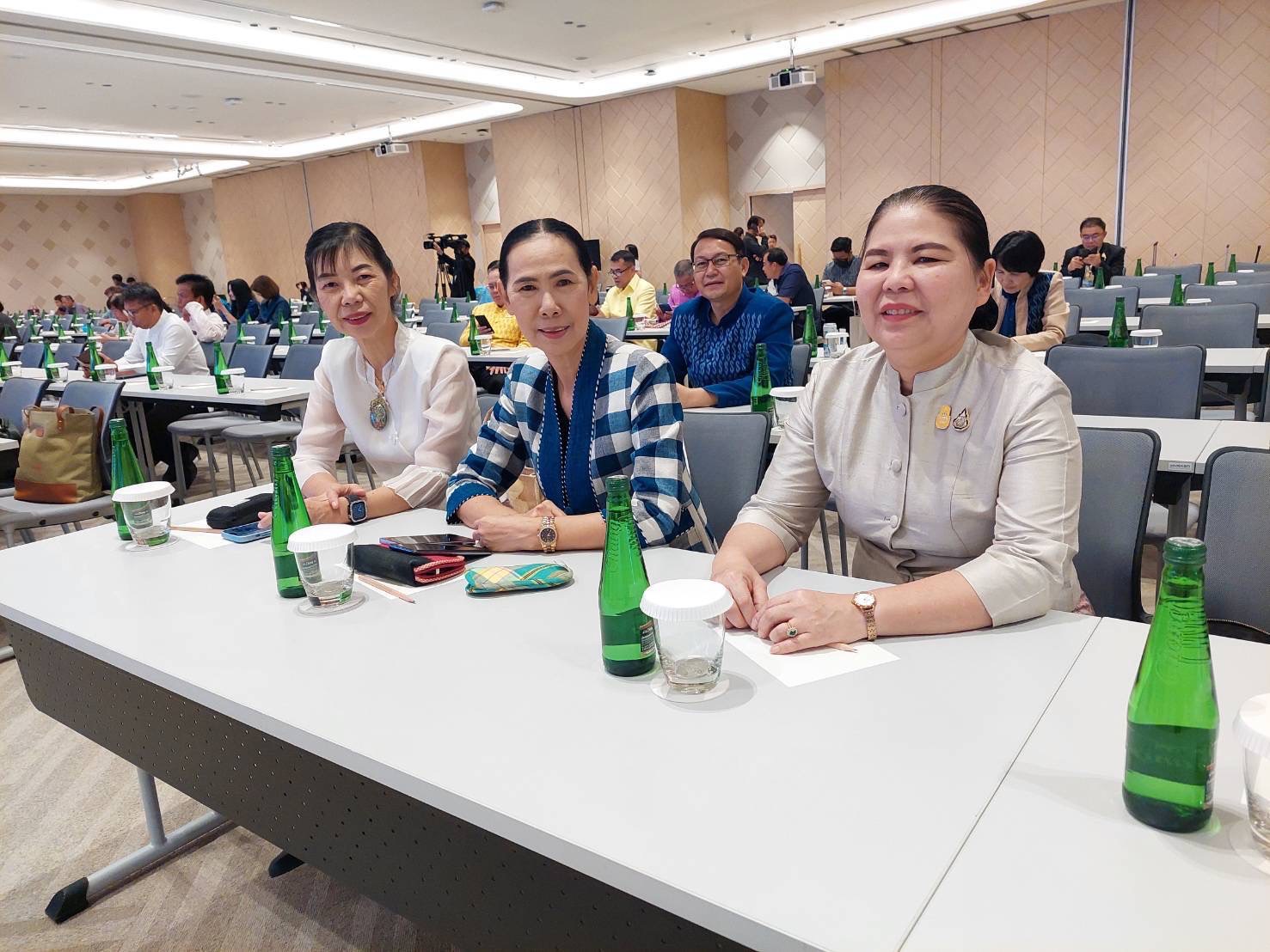 👇👇”พช.ปราจีนบุรี ร่วมประชุมเชิงปฏิบัติการนำเสนอความสำเร็จการพัฒนากลไกขับเคลื่อนการพัฒนาเศรษฐกิจฐานรากระดับประเทศ”