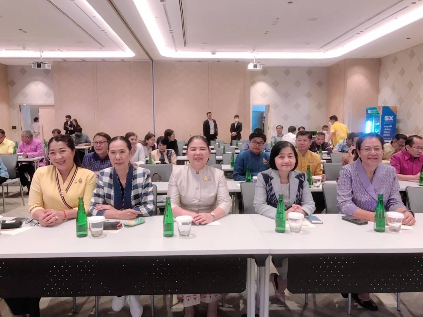 👇👇”พช.ปราจีนบุรี ร่วมประชุมเชิงปฏิบัติการนำเสนอความสำเร็จการพัฒนากลไกขับเคลื่อนการพัฒนาเศรษฐกิจฐานรากระดับประเทศ”