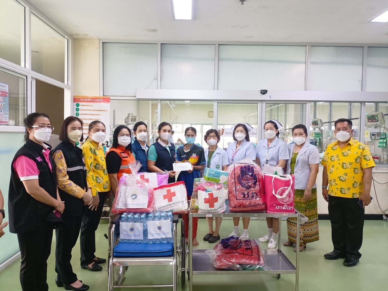 👇👇”พช.ปราจีนบุรี ร่วมกับมูลนิธิกองทุนช่วยเหลือผู้ประสบภัยพิบัติจังหวัดปราจีนบุรี ช่วยเหลือครัวเรือนผู้ประสบเหตุอัคคีภัย”