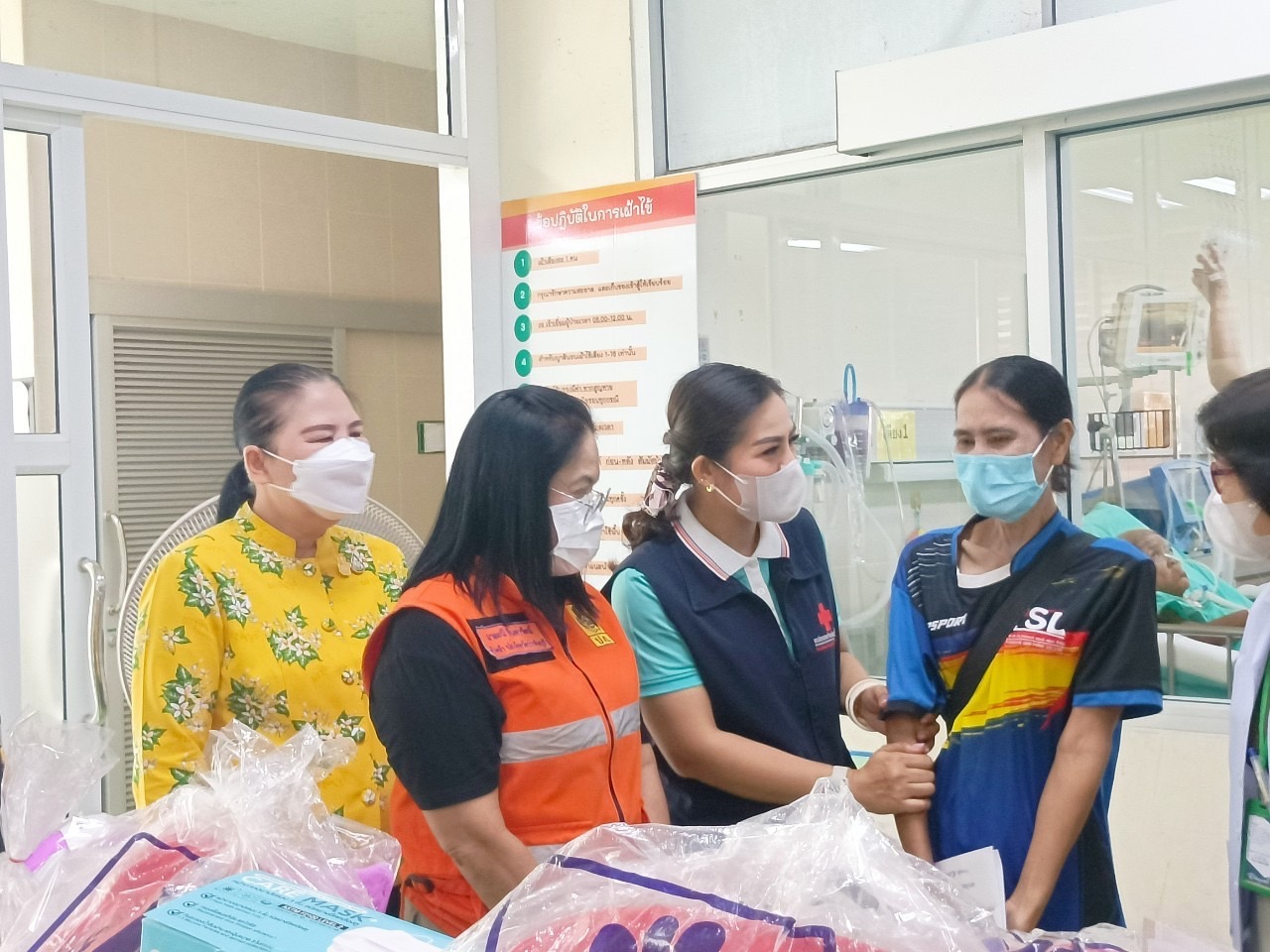 👇👇”พช.ปราจีนบุรี ร่วมกับมูลนิธิกองทุนช่วยเหลือผู้ประสบภัยพิบัติจังหวัดปราจีนบุรี ช่วยเหลือครัวเรือนผู้ประสบเหตุอัคคีภัย”