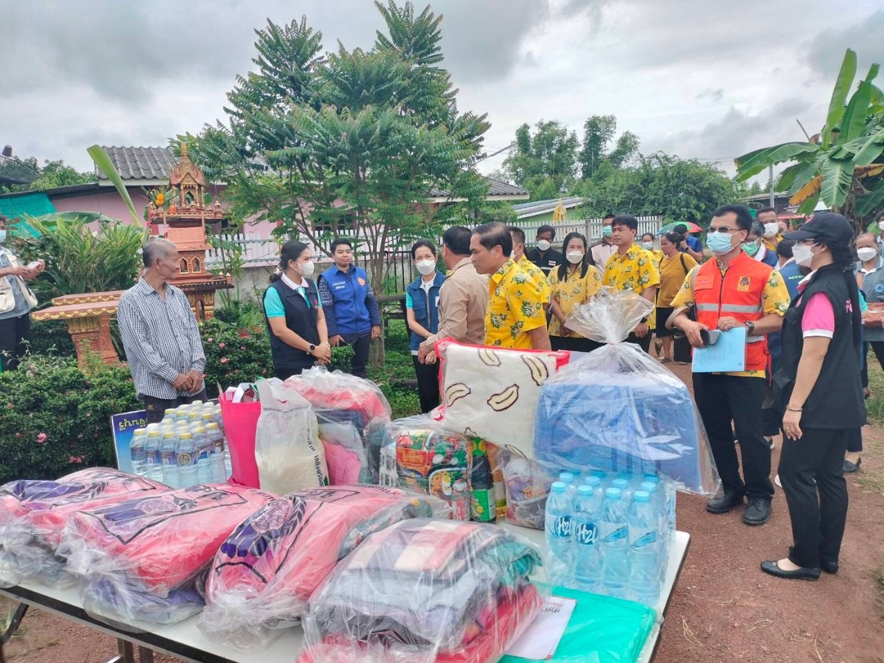 👇👇”พช.ปราจีนบุรี ร่วมกับมูลนิธิกองทุนช่วยเหลือผู้ประสบภัยพิบัติจังหวัดปราจีนบุรี ช่วยเหลือครัวเรือนผู้ประสบเหตุอัคคีภัย”