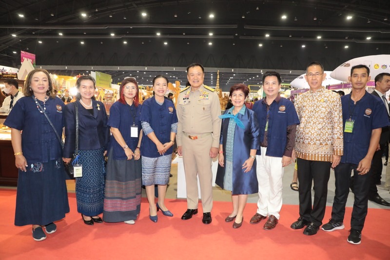 ✨✨”พช.ปราจีนบุรี ร่วมเปิดงานยิ่งใหญ่ OTOP CITY 2023 และนำขบวนผู้ประกอบการส่งมอบความสุขจากภูมิปัญญา”