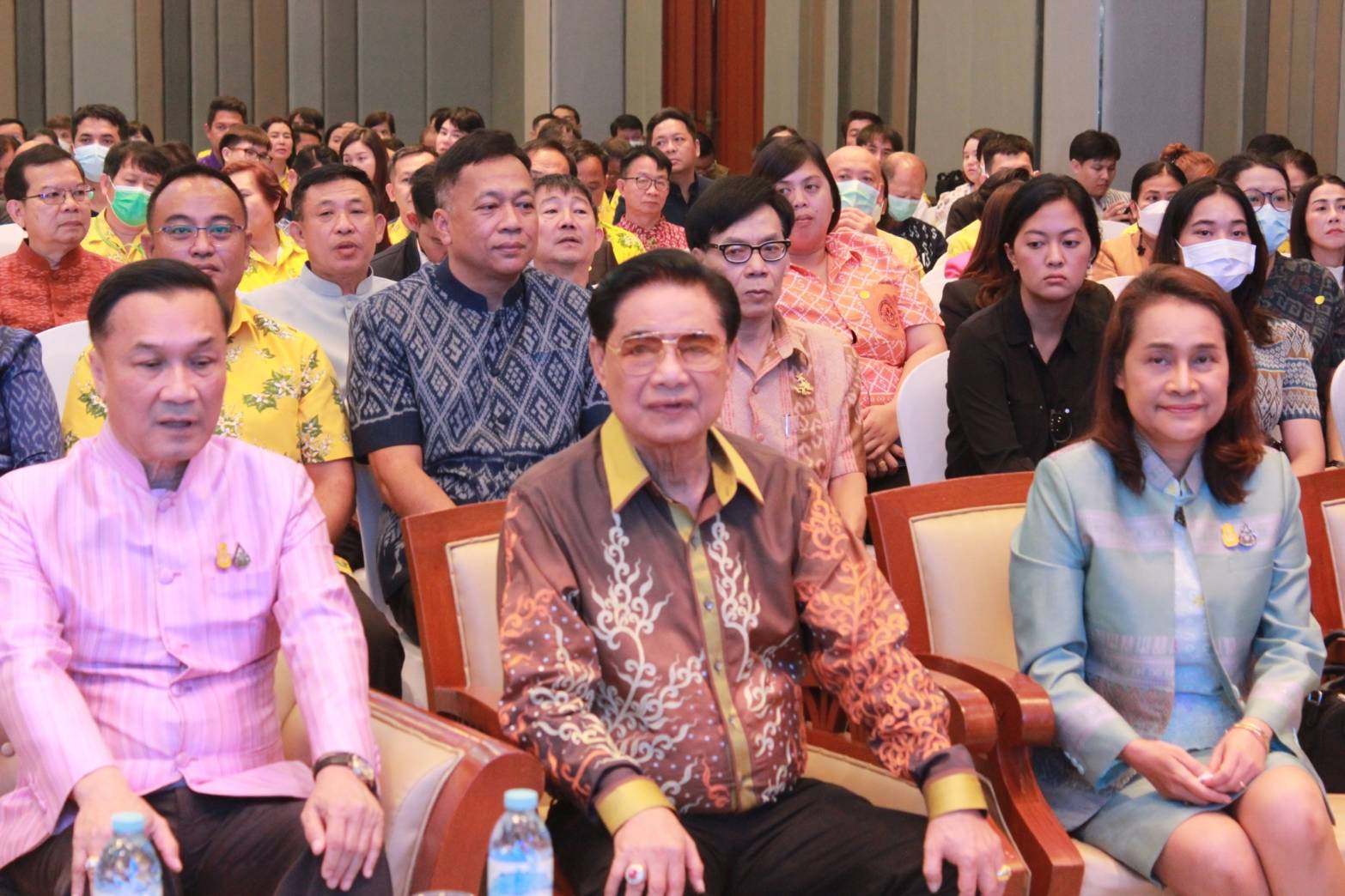 🏡📢 ✍️พช.ปราจีนบุรี ร่วม Kick Off นโยบายยกระดับระบบสาธารณสุขปฐมภูมิสถานีอนามัยเฉลิมพระเกียรติ 60 พรรษา นวมินทราชินี และโรงพยาบาลส่งเสริมสุขภาพตำบลที่ถ่ายโอนให้แก่องค์กรปกครองส่วนท้องถิ่น ประจำปี พ.ศ. 2567