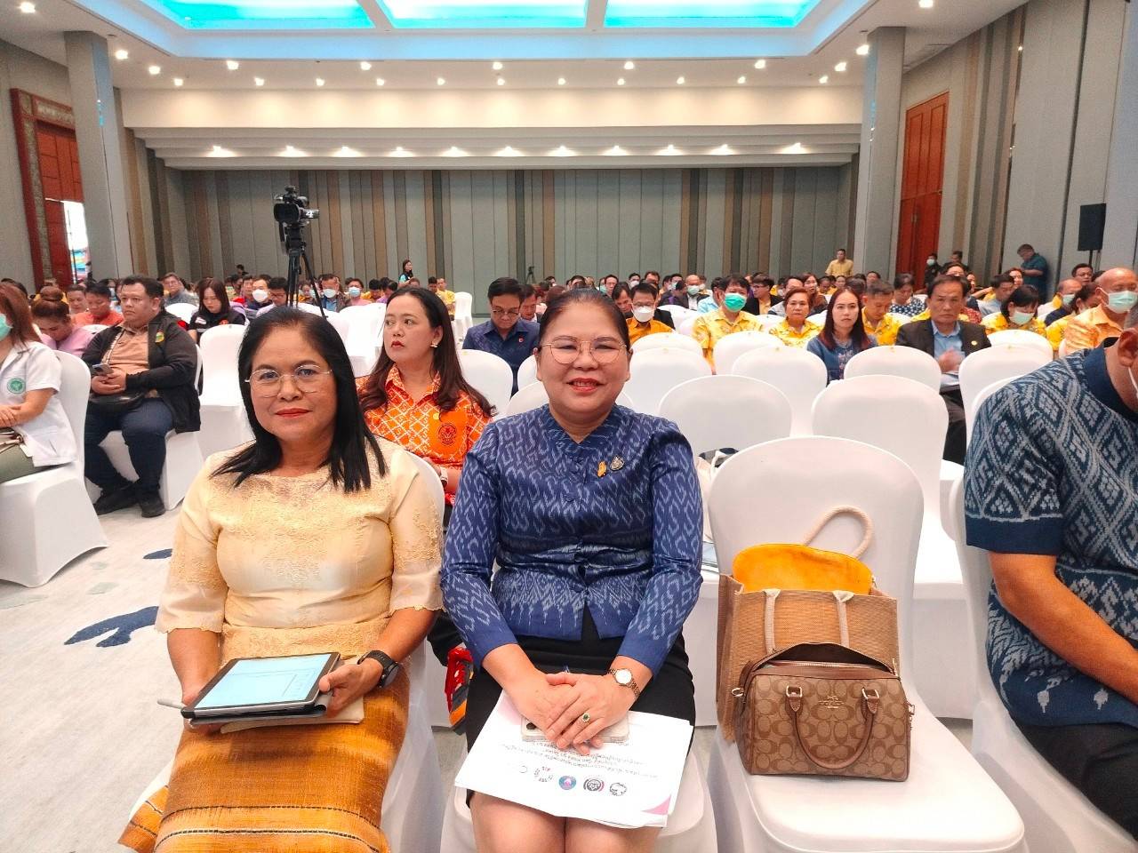 🏡📢 ✍️พช.ปราจีนบุรี ร่วม Kick Off นโยบายยกระดับระบบสาธารณสุขปฐมภูมิสถานีอนามัยเฉลิมพระเกียรติ 60 พรรษา นวมินทราชินี และโรงพยาบาลส่งเสริมสุขภาพตำบลที่ถ่ายโอนให้แก่องค์กรปกครองส่วนท้องถิ่น ประจำปี พ.ศ. 2567