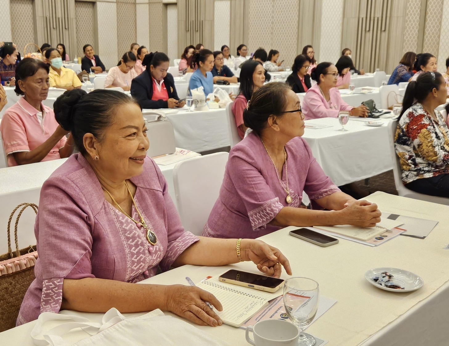 🏡📢 พช.ปราจีนบุรี ดำเนินโครงการเพิ่มประสิทธิภาพการปฎิบัติงานกองทุนพัฒนาสตรีแก่กลไกการขับเคลื่อนกองทุนพัฒนาบทบาทสตรี”