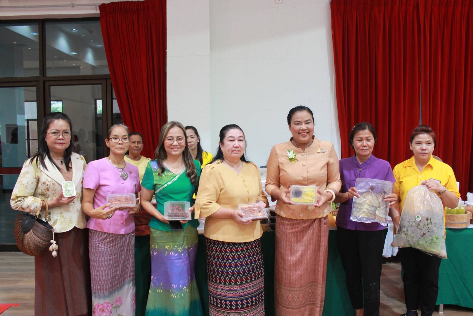 อลังการ งานสร้าง!!! พช.ปราจีนบุรี จัดงานวันสตรีสากล ประจำปี 2567