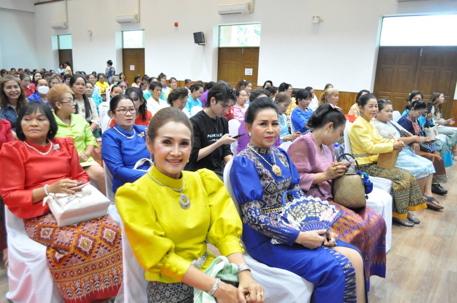 อลังการ งานสร้าง!!! พช.ปราจีนบุรี จัดงานวันสตรีสากล ประจำปี 2567