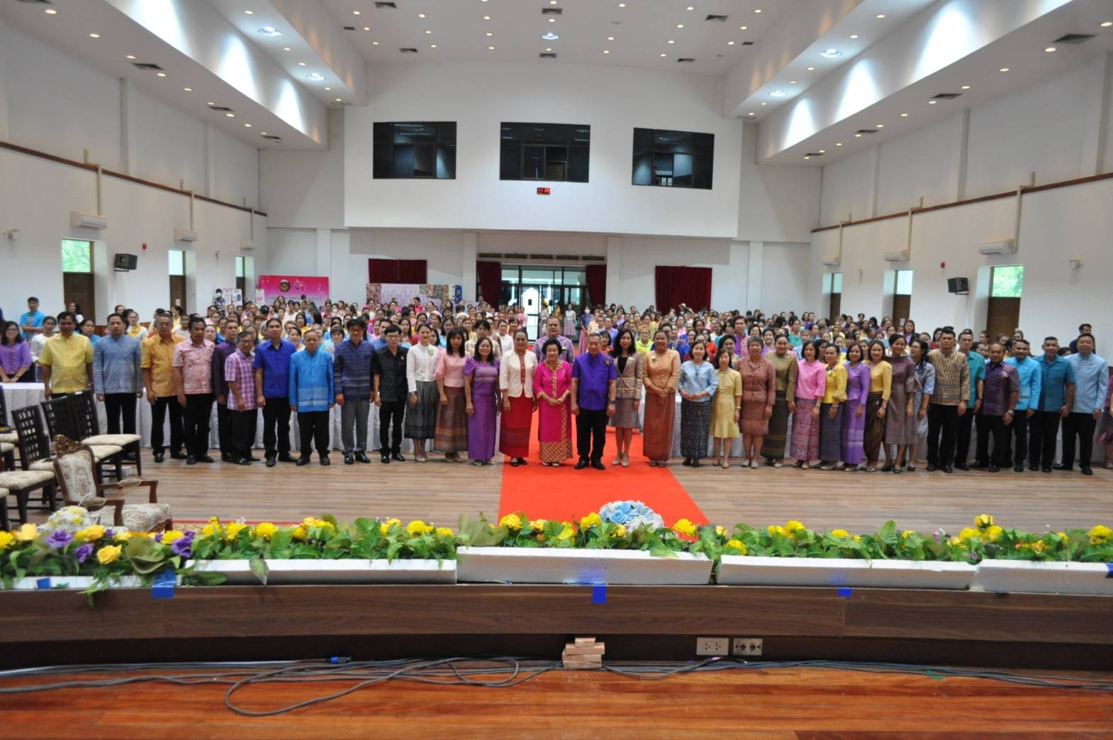 อลังการ งานสร้าง!!! พช.ปราจีนบุรี จัดงานวันสตรีสากล ประจำปี 2567