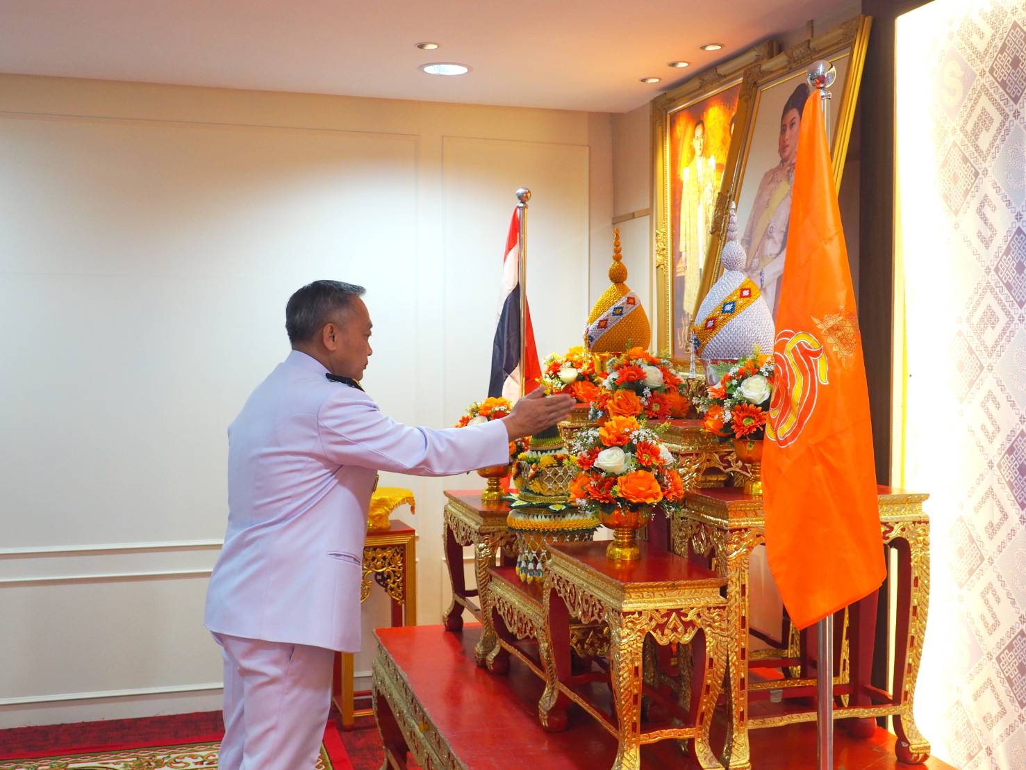 ผู้ว่าราชการจังหวัดปราจีนบุรี จัดพิธีมอบแบบลายผ้าพระราชทาน “ผ้าลายสิริวชิราภรณ์” ให้กับช่างทอผ้าทุกกลุ่ม ทุกเทคนิค เพื่อพัฒนาคุณภาพชีวิตประชาชนอย่างยั่งยืน