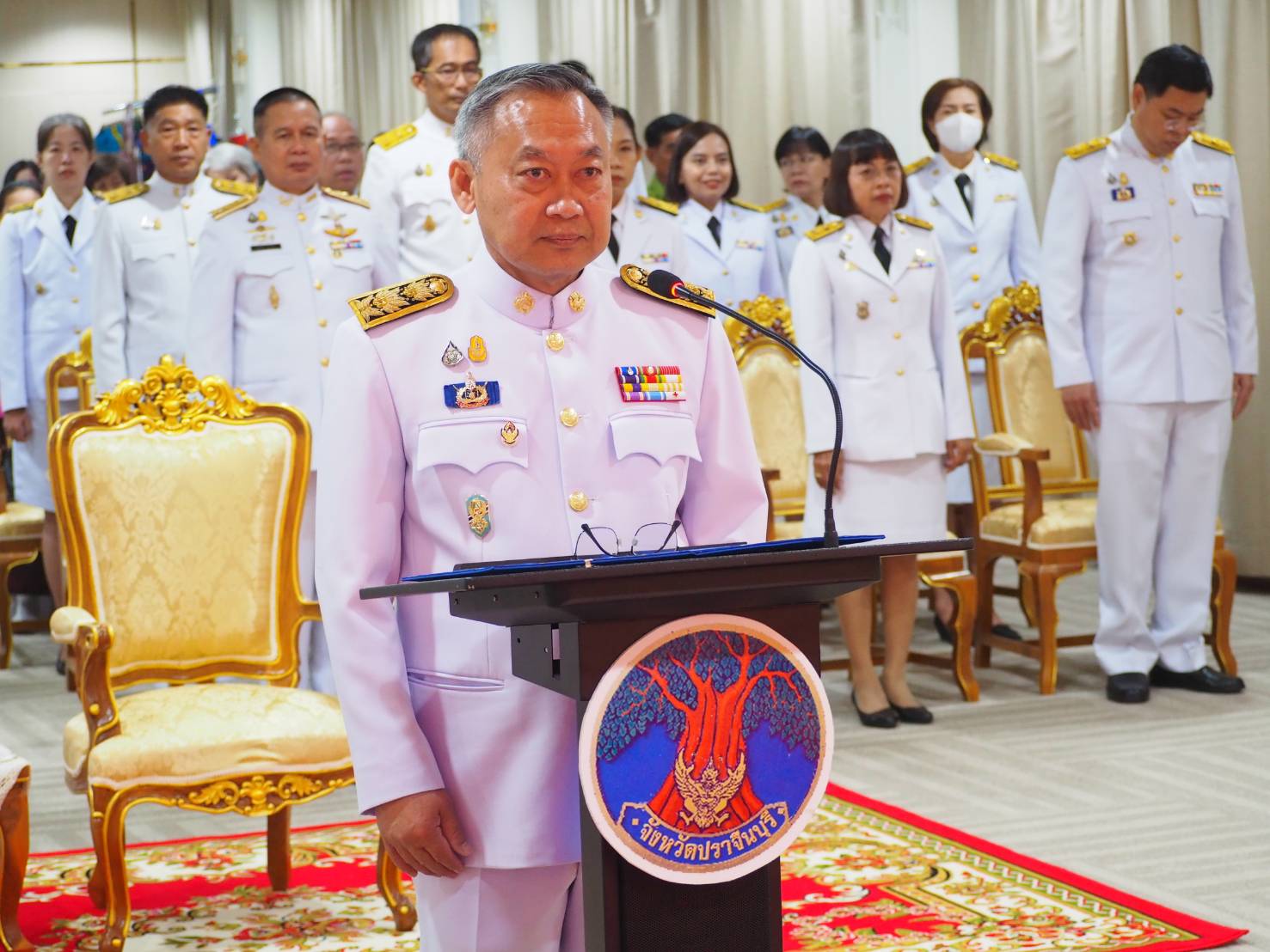 ผู้ว่าราชการจังหวัดปราจีนบุรี จัดพิธีมอบแบบลายผ้าพระราชทาน “ผ้าลายสิริวชิราภรณ์” ให้กับช่างทอผ้าทุกกลุ่ม ทุกเทคนิค เพื่อพัฒนาคุณภาพชีวิตประชาชนอย่างยั่งยืน