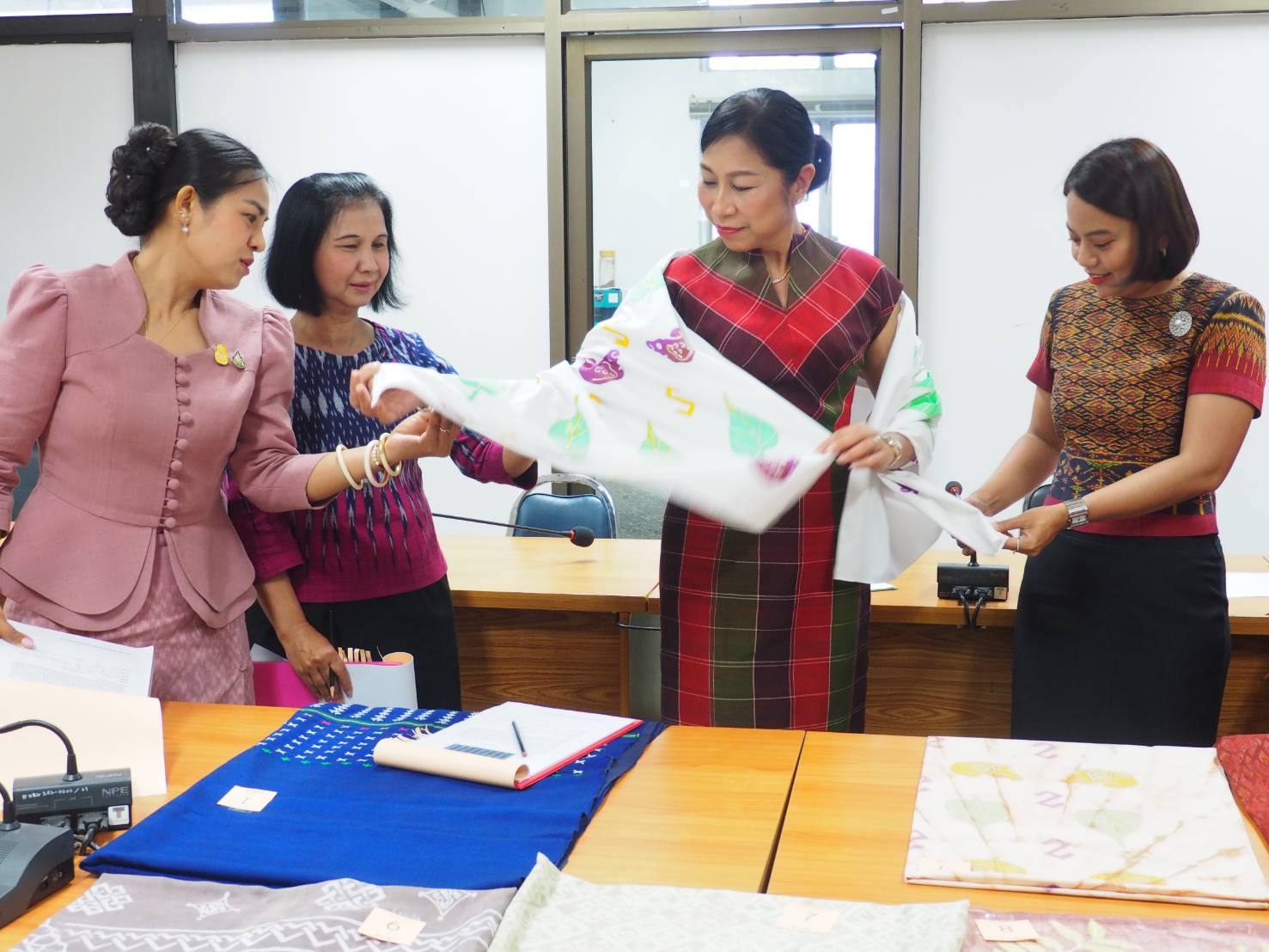 จ.ปราจีนบุรี จัดประกวดสุดยอดผ้าจังหวัดปราจีนบุรี ประจำปี 2567