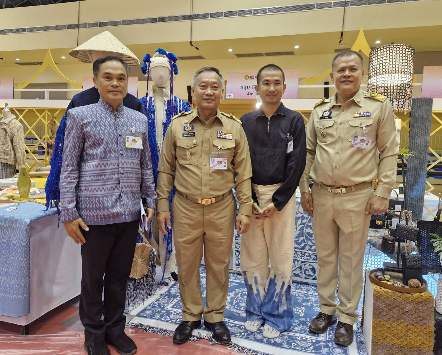 ผู้ว่าราชการจังหวัดปราจีนบุรี เฝ้าฯ รับเสด็จสมเด็จพระเจ้าลูกเธอ เจ้าฟ้าสิริวัณณวรี นารีรัตนราชกัญญา เสด็จไปทอดพระเนตรนิทรรศการและการจัดงานแสดงผลิตภัณฑ์ผ้าไทยและงานหัตถกรรมชุมชนภาคกลาง