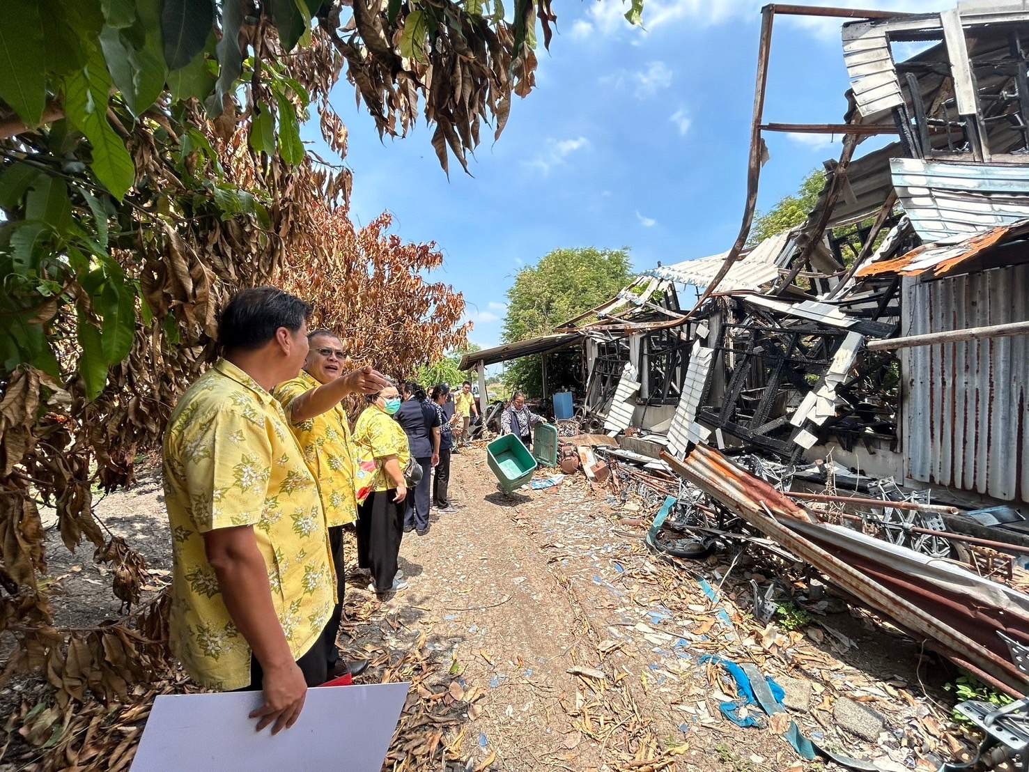 พช.ปราจีนบุรี ร่วมกับมูลนิธิกองทุนช่วยเหลือผู้ประสบภัยพิบัติจังหวัดปราจีนบุรี ช่วยเหลือครัวเรือนผู้ประสบอัคคีภัย