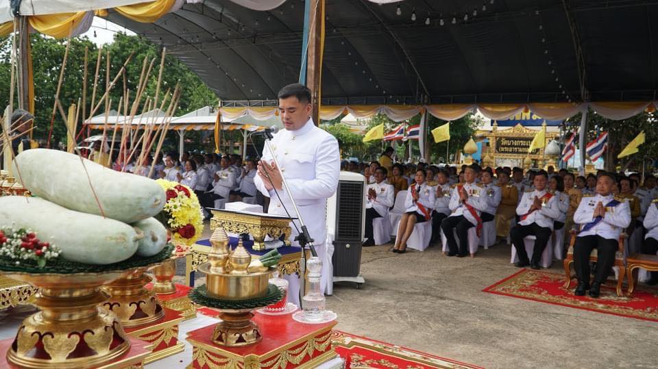 พช.ปราจีนบุรี ร่วมพิธีเสกน้ำพระพุทธมนต์ศักดิ์สิทธิ์ เพื่อใช้ในงานเฉลิมพระเกียรติพระบาทสมเด็จพระเจ้าอยู่หัว เนื่องในโอกาสพระราชพิธีมหามงคลเฉลิมพระชนมพรรษา 6 รอบ 28 กรกฎาคม 2567