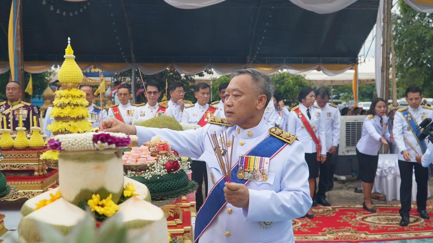 พช.ปราจีนบุรี ร่วมพิธีเสกน้ำพระพุทธมนต์ศักดิ์สิทธิ์ เพื่อใช้ในงานเฉลิมพระเกียรติพระบาทสมเด็จพระเจ้าอยู่หัว เนื่องในโอกาสพระราชพิธีมหามงคลเฉลิมพระชนมพรรษา 6 รอบ 28 กรกฎาคม 2567
