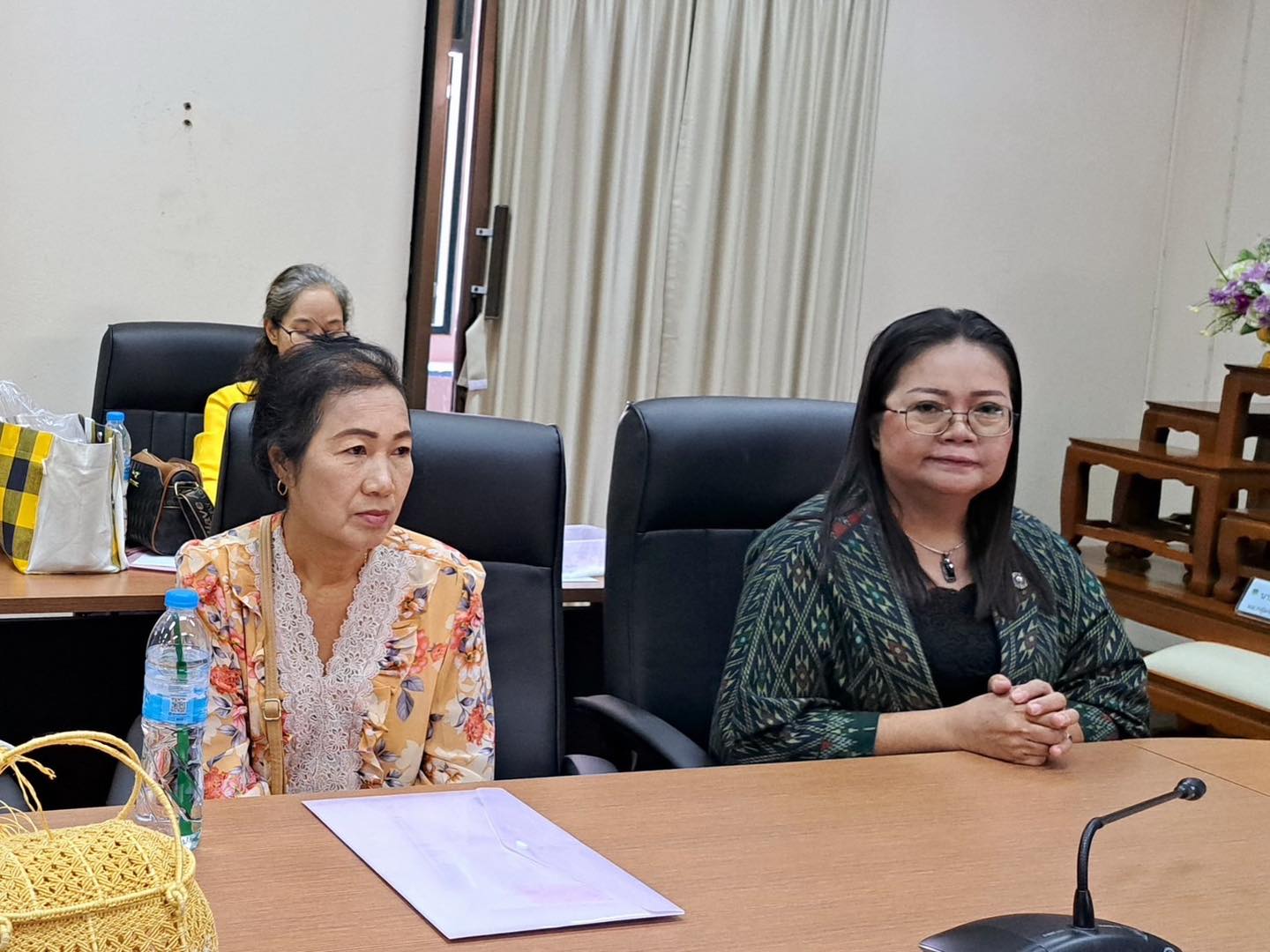 พช.ปราจีนบุรี จัดประชุมกิจกรรมที่ 2 พัฒนาผลิตภัณฑ์ OTOP โดยเครือข่ายองค์ความรู้ (Knowledge – Based OTOP : KBO) จังหวัด