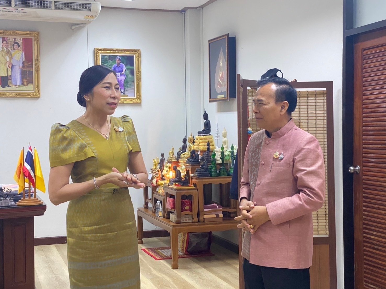 พัฒนาการจังหวัดปราจีนบุรี เข้าพบท่านรองผู้ว่าราชการจังหวัดปราจีนบุรี และท่านปลัดจังหวัดปราจีนบุรี เพื่อรายงานตัวเนื่องในโอกาสเข้ารับตำแหน่งใหม่
