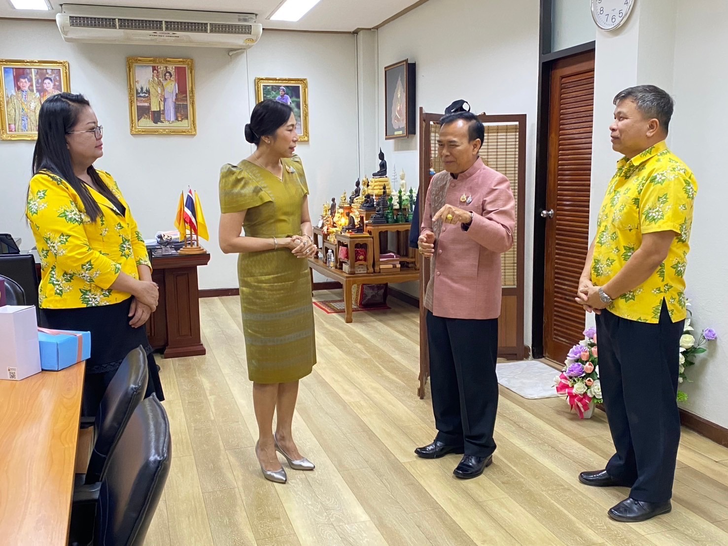 พัฒนาการจังหวัดปราจีนบุรี เข้าพบท่านรองผู้ว่าราชการจังหวัดปราจีนบุรี และท่านปลัดจังหวัดปราจีนบุรี เพื่อรายงานตัวเนื่องในโอกาสเข้ารับตำแหน่งใหม่