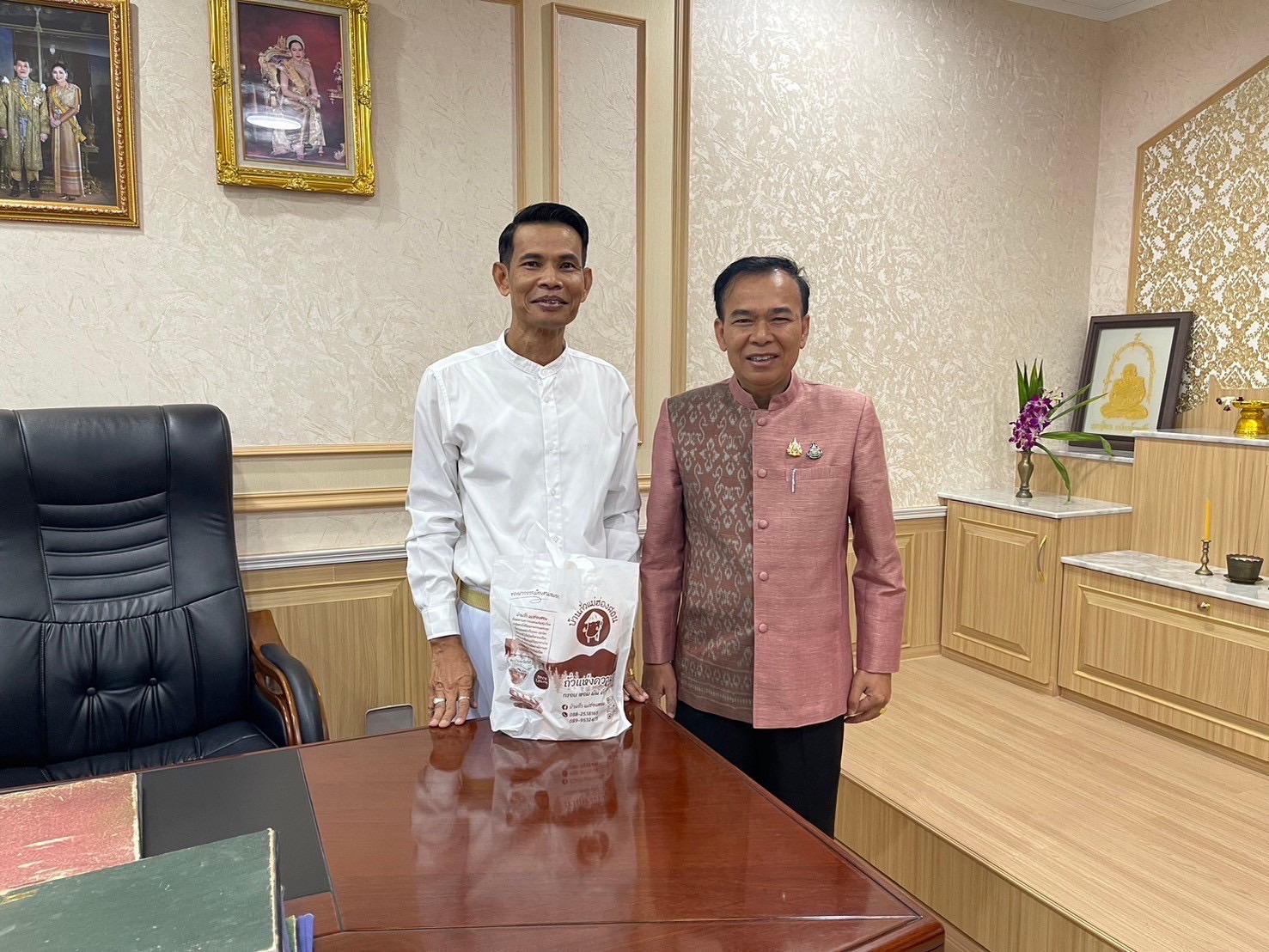 พัฒนาการจังหวัดปราจีนบุรี เข้าพบท่านรองผู้ว่าราชการจังหวัดปราจีนบุรี และท่านปลัดจังหวัดปราจีนบุรี เพื่อรายงานตัวเนื่องในโอกาสเข้ารับตำแหน่งใหม่