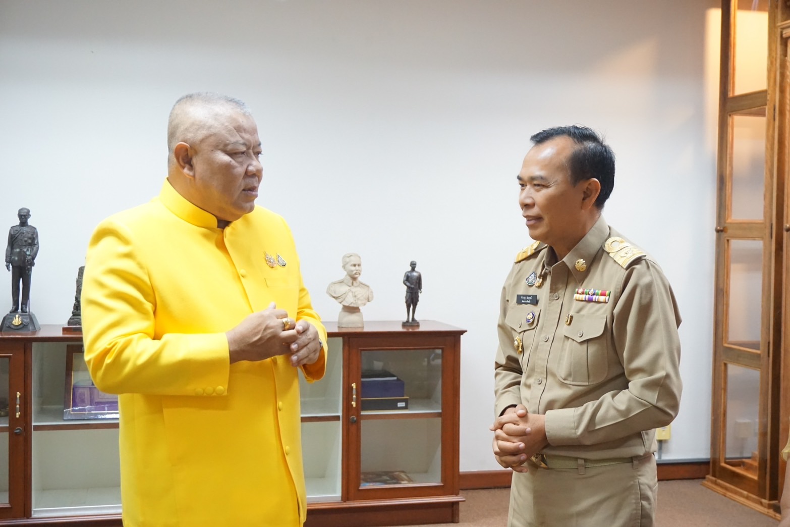 พัฒนาการจังหวัดปราจีนบุรี เข้าพบผู้ว่าราชการจังหวัดปราจีนบุรี เพื่อรายงานตัวเนื่องในโอกาสเข้ารับตำแหน่งใหม่