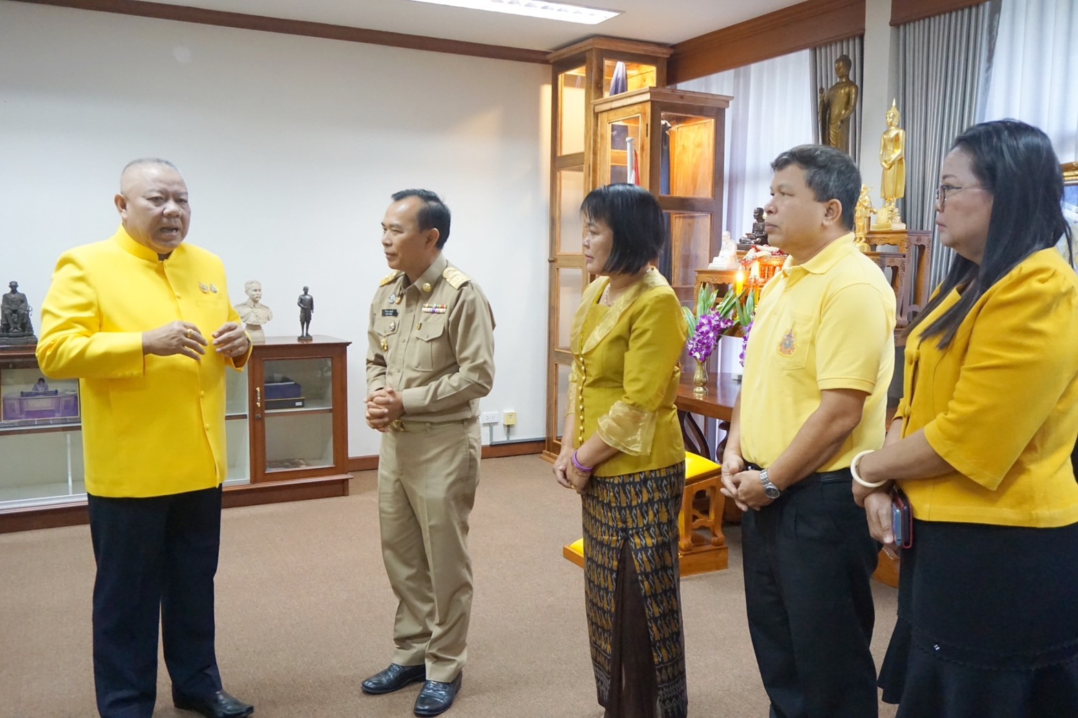 พัฒนาการจังหวัดปราจีนบุรี เข้าพบผู้ว่าราชการจังหวัดปราจีนบุรี เพื่อรายงานตัวเนื่องในโอกาสเข้ารับตำแหน่งใหม่