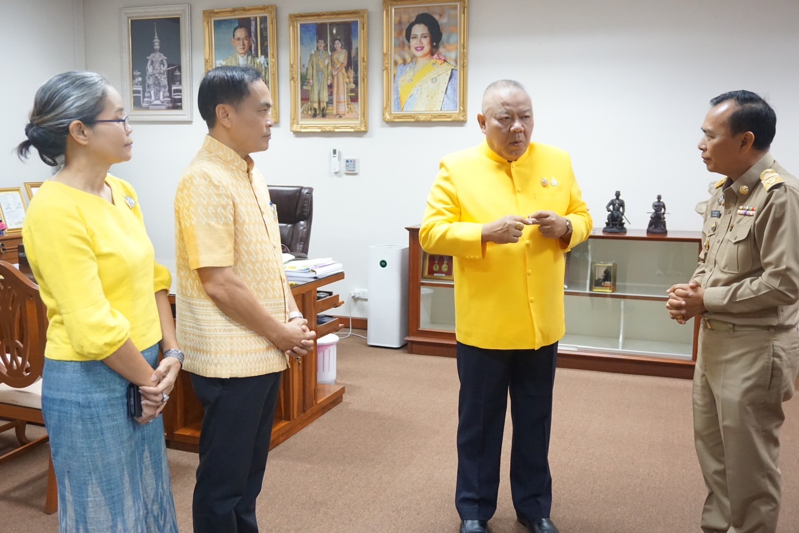 พัฒนาการจังหวัดปราจีนบุรี เข้าพบผู้ว่าราชการจังหวัดปราจีนบุรี เพื่อรายงานตัวเนื่องในโอกาสเข้ารับตำแหน่งใหม่