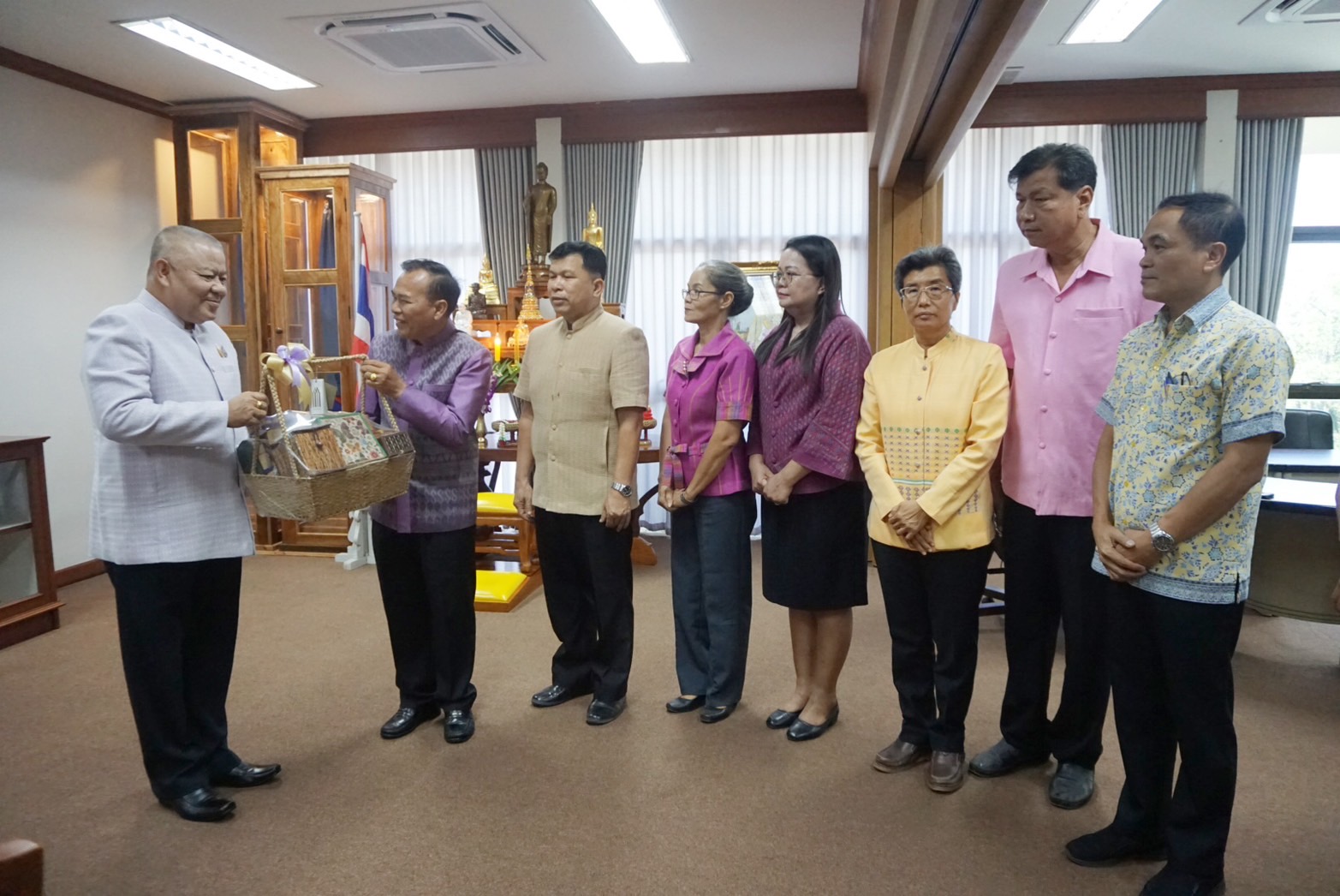 “พจ.ปราจีนบุรี นำทีมเจ้าหน้าที่พัฒนาชุมชนจังหวัดปราจีนบุรี ร่วมสวัสดีปีใหม่และขอพรปีใหม่ท่านผู้ว่าราชการจังหวัดปราจีนบุรีและท่านรองผู้ว่าราชการจังหวัดปราจีนบุรี”