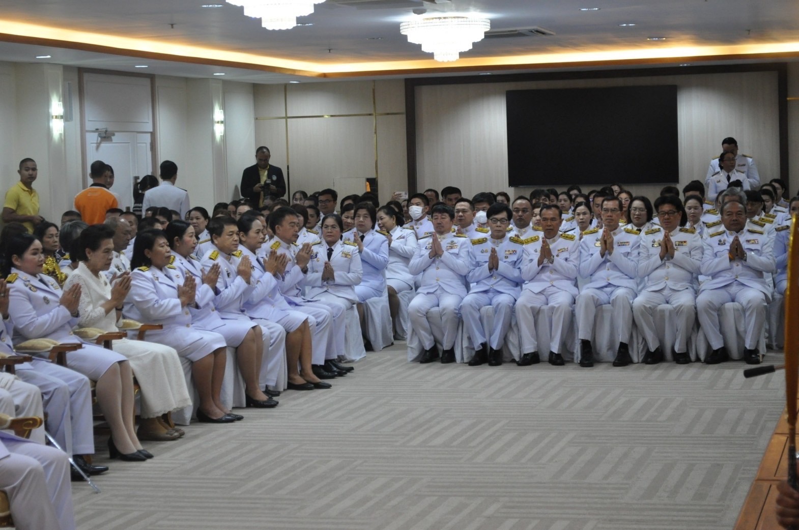 พช.ปราจีนบุรี ร่วมกิจกรรมเนื่องในโอกาสวันคล้ายวันประสูติ สมเด็จพระเจ้าลูกเธอ เจ้าฟ้าสิริวัณณวรี นารีรัตนราชกัญญา 8 มกราคม 2568 และพิธีรับพระราชทาน พระพุทธสิรินธรเทพรัตน์มงคลภูวดลสันติ เบื้องหน้าพระฉายาลักษณ์ สมเด็จพระกนิษฐาธิราชเจ้า กรมสมเด็จพระเทพรัตนราชสุดาฯ สยามบรมราชกุมารี
