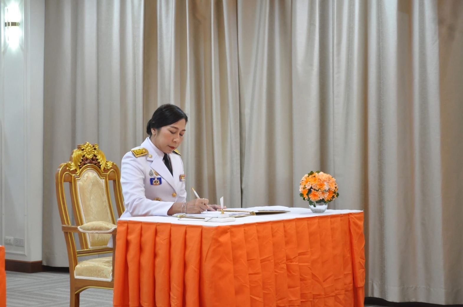 พช.ปราจีนบุรี ร่วมกิจกรรมเนื่องในโอกาสวันคล้ายวันประสูติ สมเด็จพระเจ้าลูกเธอ เจ้าฟ้าสิริวัณณวรี นารีรัตนราชกัญญา 8 มกราคม 2568 และพิธีรับพระราชทาน พระพุทธสิรินธรเทพรัตน์มงคลภูวดลสันติ เบื้องหน้าพระฉายาลักษณ์ สมเด็จพระกนิษฐาธิราชเจ้า กรมสมเด็จพระเทพรัตนราชสุดาฯ สยามบรมราชกุมารี