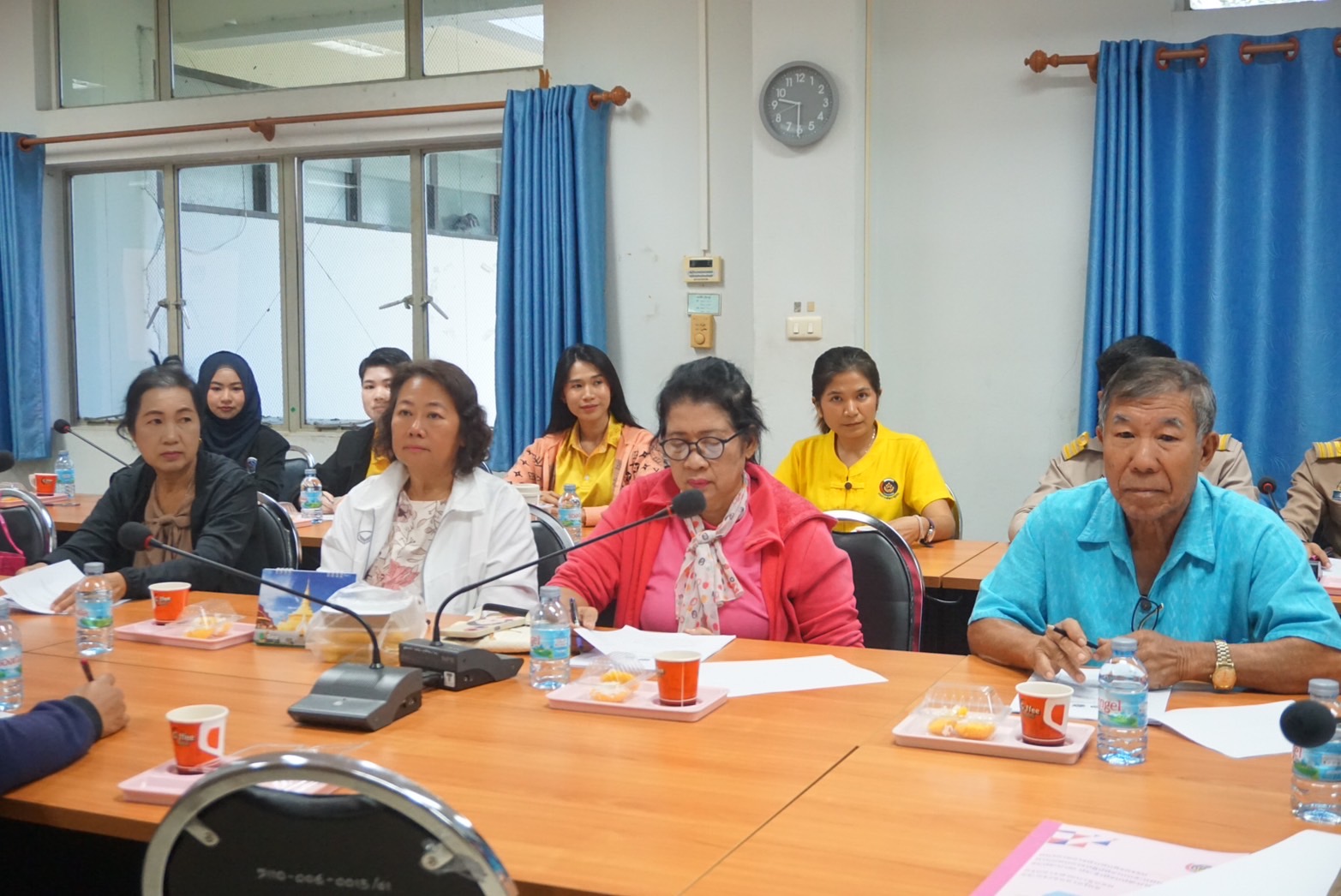 พช.ปราจีนบุรี จัดประชุมโครงการตลาดนัดคนไทยยิ้มได้ กิจกรรมประชุมเชิงปฏิบัติการตลาดนัดคนไทยยิ้มได้
