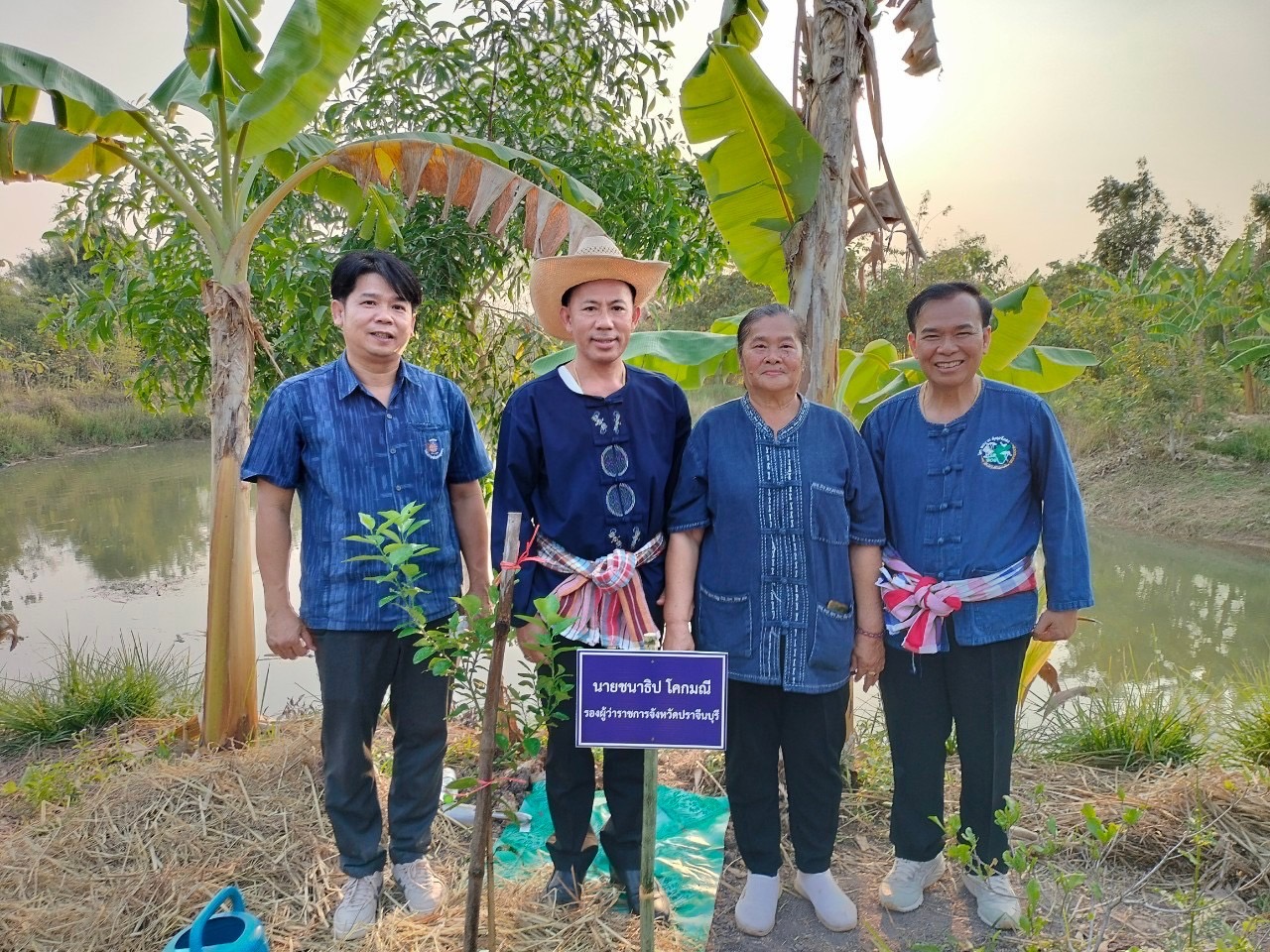 ท่านผู้ว่าราชการจังหวัดปราจีนบุรี เป็นประธานในพิธีแถลงข่าวแก้ไขปัญหาฝุ่น PM2.5 ร่วมกับหน่วยงานสังกัดกระทรวงเกษตรและสหกรณ์ และเครือข่ายโคก หนอง นา จังหวัดปราจีนบุรี อย่างยั่งยืน
